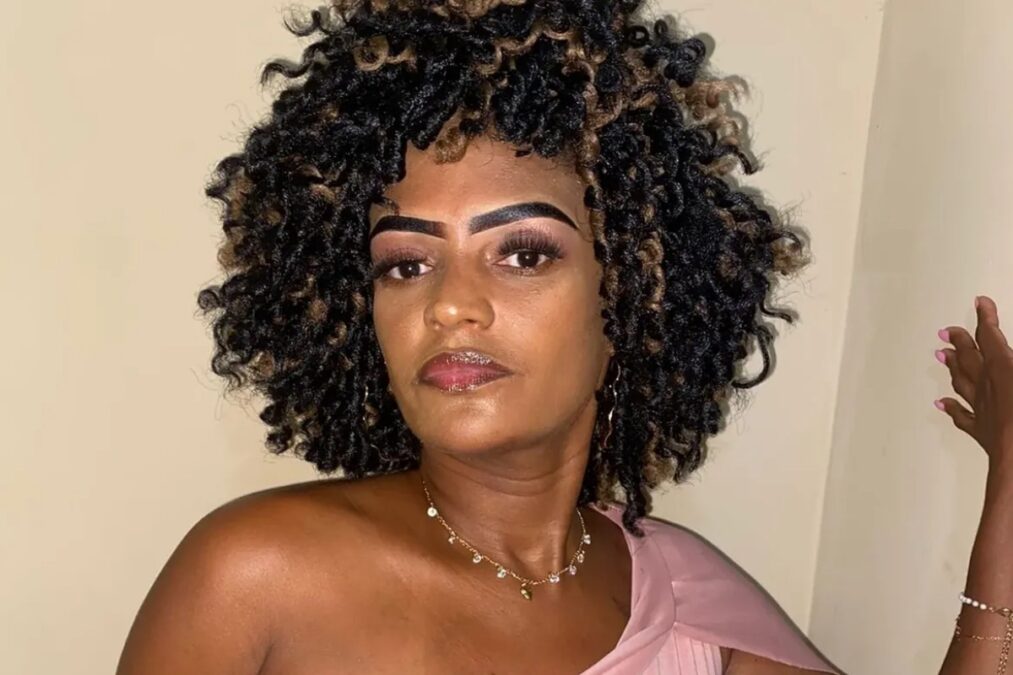 Empreendedora Elane Santos Aleluia, de 41 anos, voltava do Arraiá das Viúvas quando sofreu acidente de moto na BR-324.